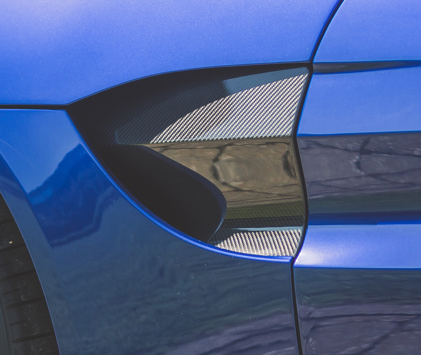 Aston Martin - Vantage - Side Gill - Carbon Fibre