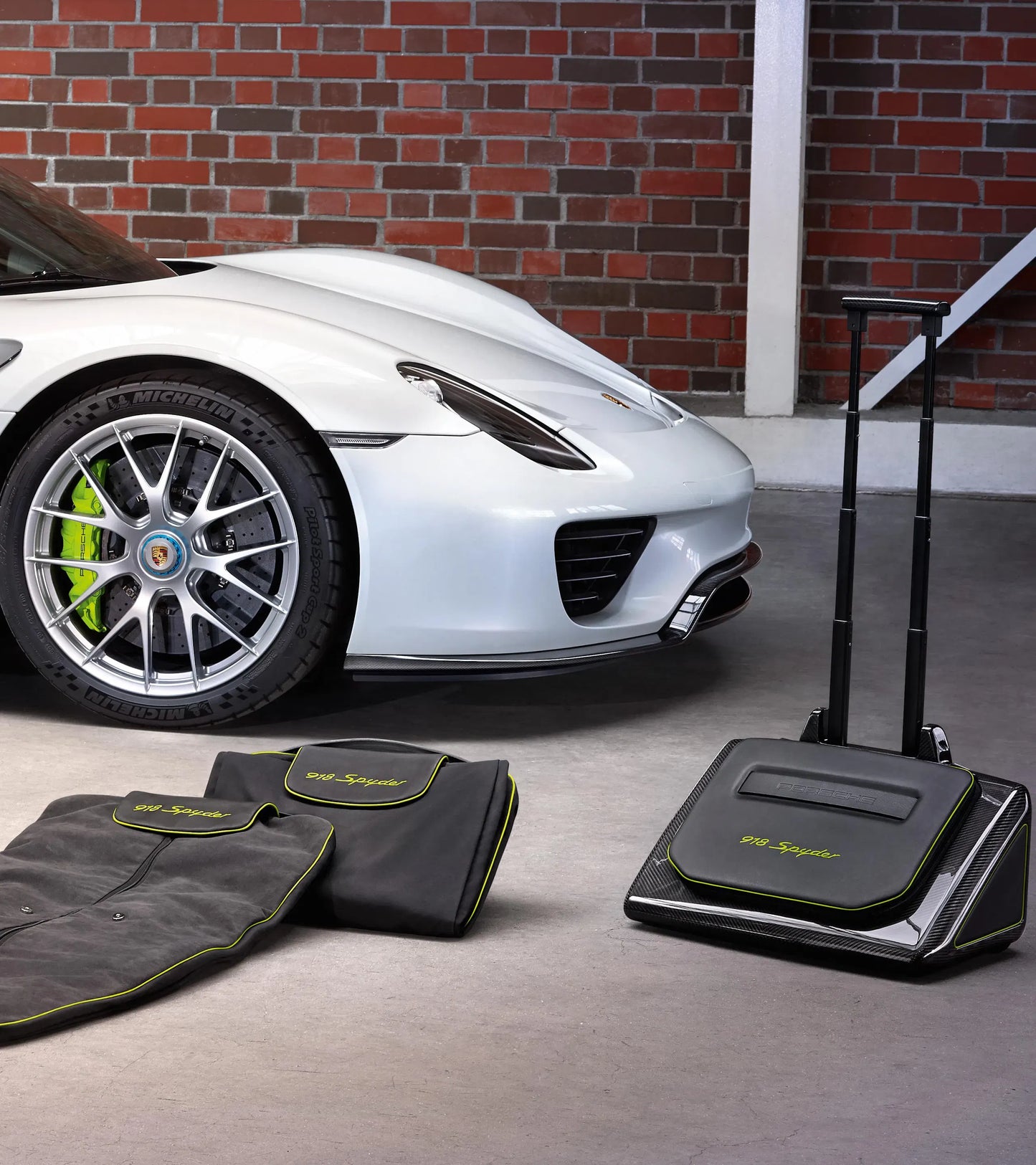 Porsche - 918 Spyder - Travel Set (3-Piece)